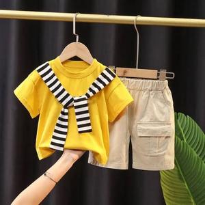 Conjunto de ropa para niños de tela Premium con ajuste cómodo y estilo elegante para usar en todas las estaciones, perfecto para niños de entre 4 y 12 años - Product Image 1