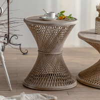 Table en rotin vintage, tressée à la main, table basse en osier en forme de sablier, table ronde rustique pour la maison, la maison d'hôtes, le salon