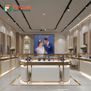 Muebles de Exhibición para Joyería de Lujo Minimalista, Mostrador de Centro Comercial con Acabado Laminado y Vitrina de Vidrio - Product Image 4