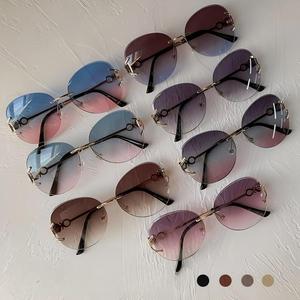 Nuevas <span class=keywords><strong>Gafas</strong></span> <span class=keywords><strong>de</strong></span> <span class=keywords><strong>Sol</strong></span> sin Montura con Diseño <span class=keywords><strong>de</strong></span> Cabeza <span class=keywords><strong>de</strong></span> Zorro, Lentes Degradadas Estilo Océano, Forma <span class=keywords><strong>de</strong></span> Mariposa, Moda Europea y Americana - Product Image 2