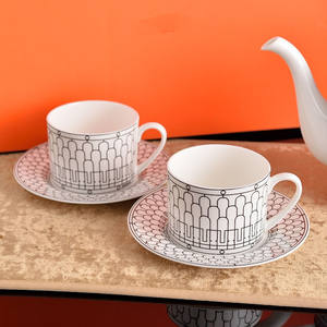 Vente chaude : 5 pièces d'accessoires de cuisine en céramique à rayures grises de style occidental royal, ensembles de café et de thé avec boîte cadeau - Product Image 5