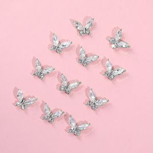 Décorations d'ongles de luxe pour le printemps, or et argent, papillons 3D en alliage métallique et strass, accessoires de mode pour ongles - Product Image 2