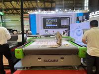 Machine de découpe numérique à grande vitesse SUDA SD RVV avec table d'adsorption sous vide roulante