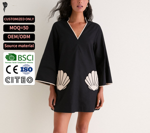 Vestido Túnica Mini de Algodón Negro Estilo Abuela Costera con Ribete en Contraste, Cuello en V, Manga Campana Ancha y Aplique de Concha, Atuendo Casual - Product Image 1