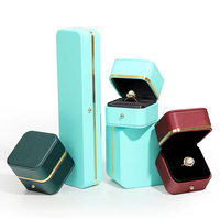 Boîte à bijoux de luxe en velours avec Logo personnalisé, boucles d'oreilles, Bracelet, collier, bague, emballage de bijoux, boîte cadeau