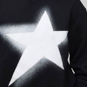 Sweat-shirt à capuche noir avec motif étoile, pantalon de survêtement ample et droit, style Y2K, personnalisation du motif, ensemble deux pièces pour homme - Product Image 3