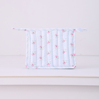 Trousse de Maquillage Matelassée Imprimée Fleurs Personnalisable pour Femme – Sac Cosmétique de Voyage Durable – Meilleure Vente
