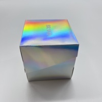 Boîte d'emballage en papier carrée colorée et recyclable avec logo personnalisé, pelliculage brillant et gaufrage pour emballage cadeau