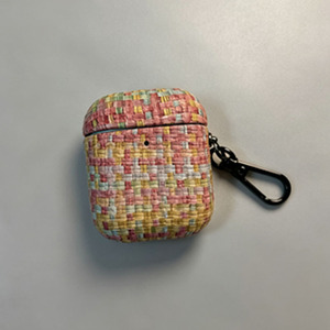 Étui de protection de luxe en cuir PU tressé dégradé, étanche et anti-rayures avec mousqueton pour écouteurs de la série - Product Image 1