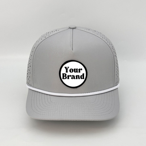 Casquette de sport imperméable grise vierge personnalisable avec logo pour homme, perforations découpées au laser, idéale pour le golf et la course à pied - Product Image 3