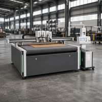 Machine de découpe numérique CNC à haute précision pour panneaux alvéolés gris avec couteau oscillant et caméra CCD