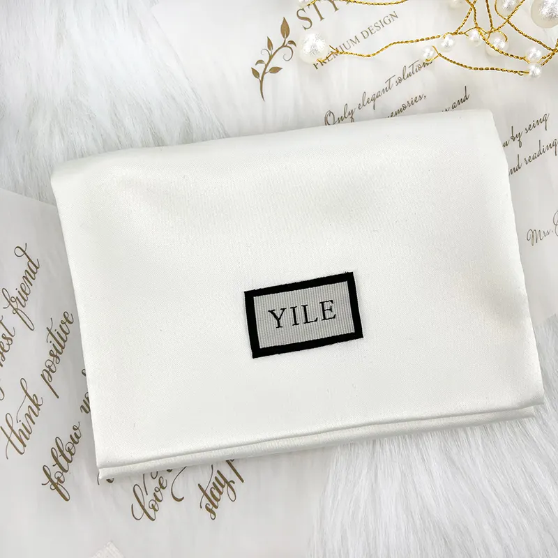 Yile 도매 사용자 정의 로고 봉투 럭셔리 먼지 가방 핸드백 지갑 옷 포장 새틴 패브릭 봉투 파우치