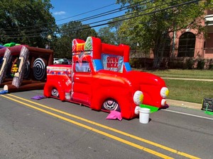 Jeu sportif gonflable rouge pour fête en plein air, jeux classiques de lancer de sacs de farine et de lancer de gobelets - Product Image 6