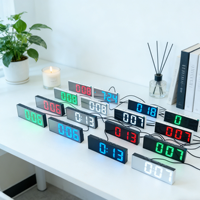 Jam LED Digital Modern Sederhana dengan Alarm, Lampu Malam, Pengaturan Kecerahan, Fitur Snooze, Permukaan Cermin, Operasi Plug-in, Jam Seni Elektronik