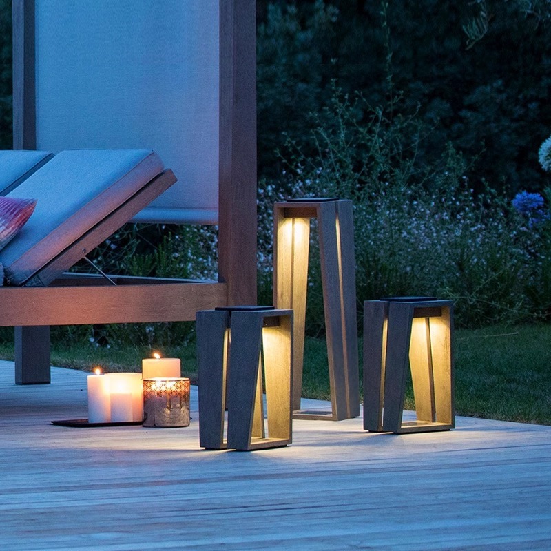 Outdoor Solar Garden Lamp Waterproof Stainless Steel LED Lawn Lights for Garden Resort Hotel Pathway Lighting