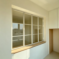 Ventana Plegable Blanca de Aluminio de Cuatro Paneles, Bifold de Tres Secciones, Aluminio Muntin, Apilable Hacia Afuera, Vista Urbana