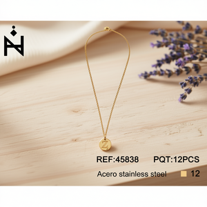 Collana in acciaio inossidabile con ciondolo a forma di lettera Z da 1,9 cm, tono oro, gioielleria raffinata - Product Image 2