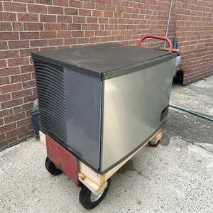 Machine à glaçons demi-cube refroidie par air Manitowoc IY0606A-261 208-230V 501-800lb - Product Image 1