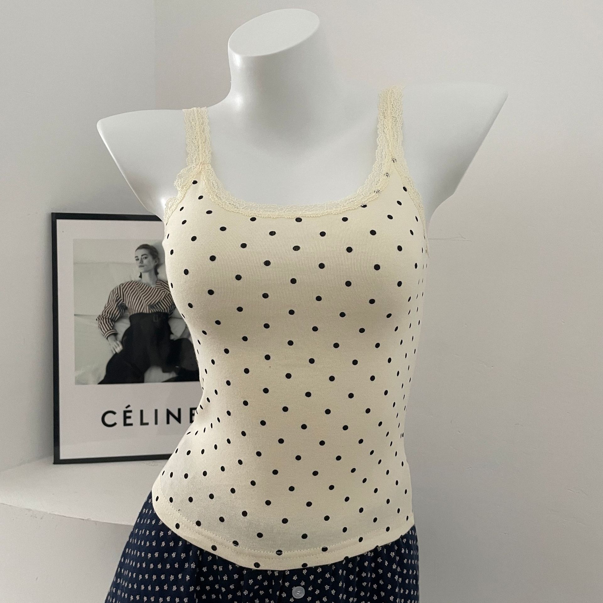 Lace black dots