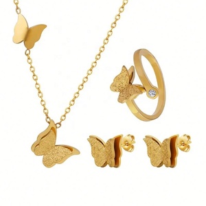 Conjunto de Joyería para Mujer con Collar, Aretes, Anillos y Colgante de Mariposa, en Acero Inoxidable Chapado en Oro de 18K, Diseño Moderno para Fiestas - Product Image 2