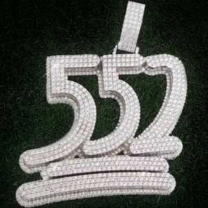 Collier pendentif solitaire en diamant Moissanite de haute qualité avec un style élégant pour les femmes à bas prix - Product Image 5