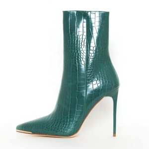 Venta al por mayor Anusha Diseñador Verde Faux Croc Print Metal Toe Mujeres Botas Famosa Marca Stiletto Tacones Zip Transpirable Botines - Product Image 2