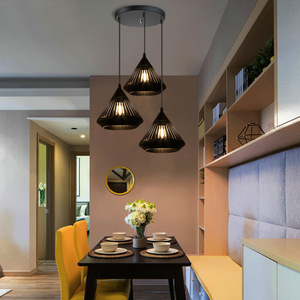 Lampada a Sospensione Industriale Vintage a 3 Luci, Moderna, Nera e Bianca, con Gabbia, per Bar - Product Image 3