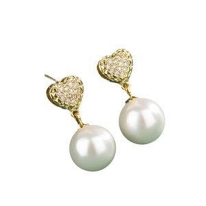 Orecchini a perno con perle a forma di cuore da donna, gioielli vintage eleganti e alla moda - Product Image 4