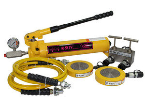 Cric hydraulique compact ENERPAC 5T, course de 10 mm, pression de service de 1500 bars, hauteur pliée de 30 mm - Product Image 4