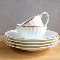 Service de table en céramique de luxe à bord doré, assiettes, bols, soupières et cuillères en porcelaine blanche, gamme professionnelle pour la restauration