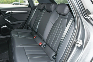<span class=keywords><strong>Audi</strong></span> <span class=keywords><strong>A3</strong></span> <span class=keywords><strong>Sportback</strong></span> 35 TFSI 1.5T Turbo 2025 – Berline de Luxe, Accélération 8,6s, Intérieur Premium, Conduite à Gauche, Voiture d'Occasion Abordable - Product Image 4
