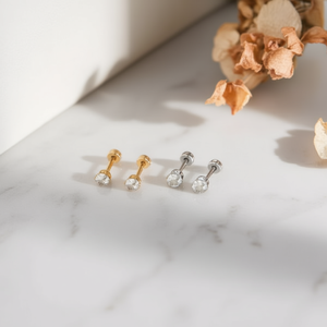 Orecchini a perno in acciaio con diamante bianco di medie dimensioni - Product Image 2