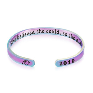 Mejores vendedores de 2019 para Amazon motivacional ella creía que podía por que <span class=keywords><strong>lo</strong></span> nombre personalizado brazalete para regalos de la graduación - Product Image 5