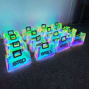 Sac fourre-tout en PVC holographique, logo carré, sac promotionnel pour événements et expositions - Product Image 1
