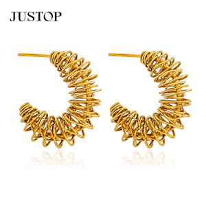 ต่างหูห่วงสแตนเลสชุบทอง 18K กำลังฮิต กันน้ำ ป้องกันอาการแพ้ น่ารัก แฟชั่น เครื่องประดับสำหรับทุกเพศ - Product Image 1