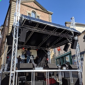 โครงสร้างอลูมิเนียมสำหรับติดตั้งลำโพง LED สำหรับงานแสดงดนตรีกลางแจ้ง บาร์ งานอีเว้นท์ และเต็นท์งานแสดงสินค้า - Product Image 2