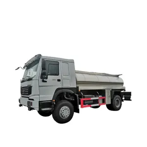 अच्छी कीमत 10MT स्टेनलेस स्टील ताजा दूध टैंकर ट्रक HOWO ब्रांड नई 10,000L तरल खाद्य टैंक परिवहन ट्रक कीमत
