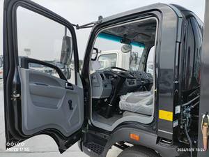 Nouveau noir Sinotruck Howo 4*2 Mini camion de cargaison 5-10 tonnes moteur Diesel Transmission manuelle simple dormeur prêt à expédier - Product Image 4