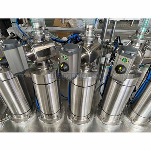 Ligne de production monobloc automatique à 6 têtes de remplissage et 4 roues de bouchage - Product Image 6