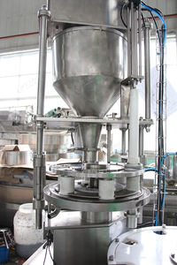 Máquina de llenado de encurtidos de <span class=keywords><strong>mango</strong></span> LWT para bebidas químicas con motor central y componentes PLC para bolsas de vidrio y bolsas de contenido en polvo - Product Image 3