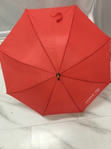 Parapluie de golf semi-automatique à poignée en J en bois, promotion publicitaire d'usine BSCI, logo personnalisé, pour voyages et hôtels - Product Image 4