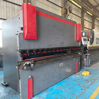 Presse plieuse hydraulique d'occasion Nantong Donghai WE67Y-125*4000, 125 tonnes, longueur de travail 4000 mm, machine à plier les tôles métalliques numérique NC