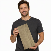 Planche de terrasse en PVC composite solide antidérapante stratifiée de luxe, aspect bois véritable chêne, pour jardin, terrasse, bord de piscine