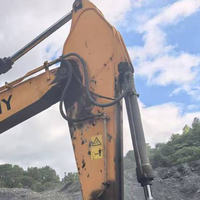 Excavatrice SANY SY235C d'occasion à haut rendement et à prix compétitif, 24,2 tonnes, pour les travaux de construction municipale en ville