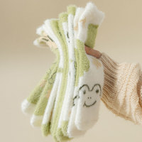 Chaussettes super chaudes et moelleuses pour femme, mi-mollet, épaisses, d'hiver, pour la maison, antidérapantes, à motif dessin animé, pour la maternité et la convalescence