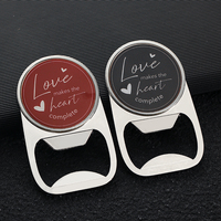 Ouvre-bouteille personnalisé 2d Logo Lettre époxy Aimant pour réfrigérateur Ouvre-bière en argent Cadeaux souvenirs Ouvre-bouteille magnétique pour couple