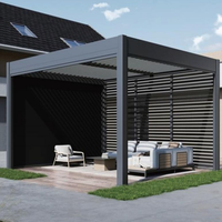 Pergola moderne motorisée en alliage d'aluminium avec persiennes réglables et étanches pour jardin et patio