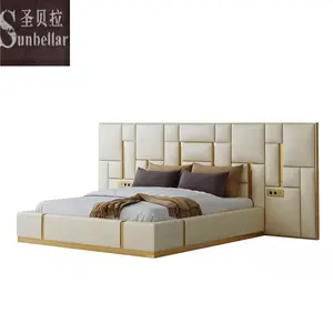 Итальянская мебель для спальни Роскошная современная кожаная кровать Золотая нержавеющая сталь натуральная кожа Бежевые Белые королевские кровати