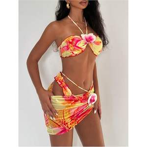 ชุดบิกินี่ลายดอกไม้ 3 ชิ้นสำหรับผู้หญิง พร้อมกระโปรงคลุมแบบผูกเชือก เอวยางยืด ชุดว่ายน้ำทรงไม่สมมาตร - Product Image 4
