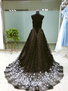 PEV-L3068 di lusso Vintage senza spalline a mano 3D fiori perle <span class=keywords><strong>in</strong></span> rilievo <span class=keywords><strong>lungo</strong></span> treno <span class=keywords><strong>nero</strong></span> <span class=keywords><strong>abito</strong></span> da sera <span class=keywords><strong>lungo</strong></span> - Product Image 3